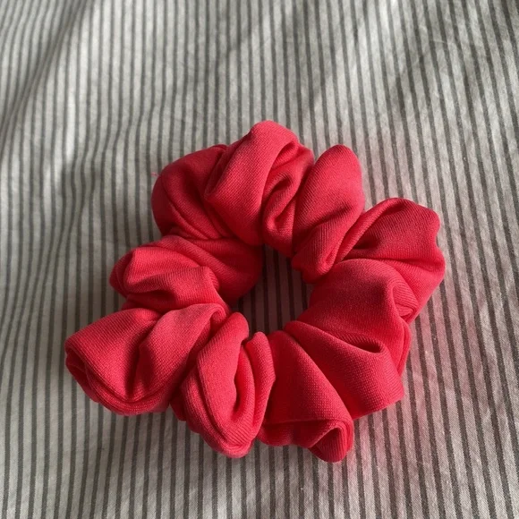 Stretchy Mini Skirt and matching Scrunchie - Picture 5 of 5